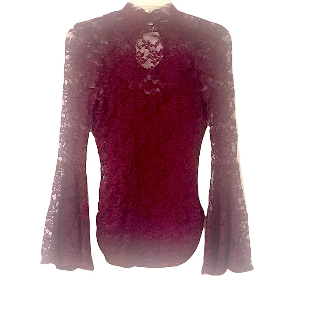 Almost Famous Lace Top with Cami and Bell Sleeves Sz Sm